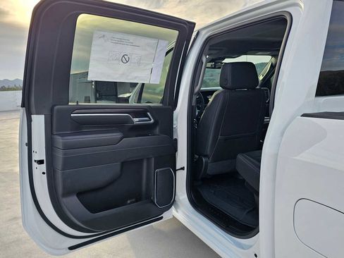 New 2026 GMC Sierra 2500 SLT w/ SLT Convenience Package image 18