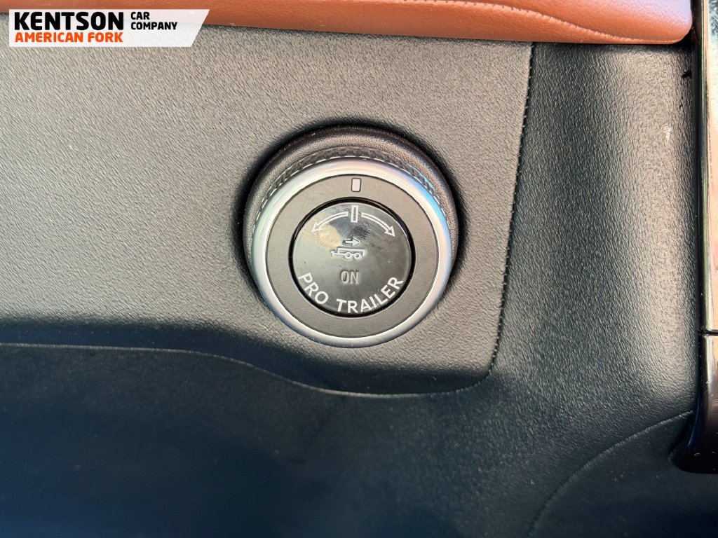 Used 2025 Lincoln Navigator Reserve AWD/4WD image 17