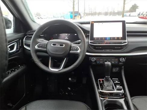 Certified 2024 Jeep Compass Limited w/ High Altitude Package image 10