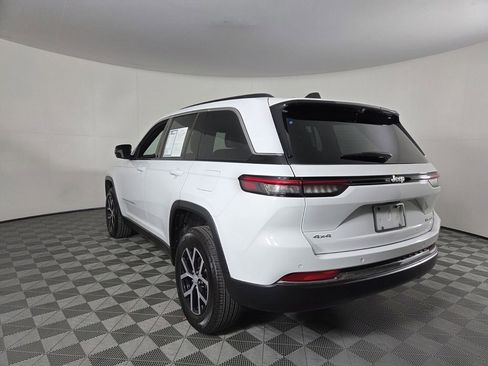 Certified 2025 Jeep Grand Cherokee Limited w/ Luxury Tech Group II image 7