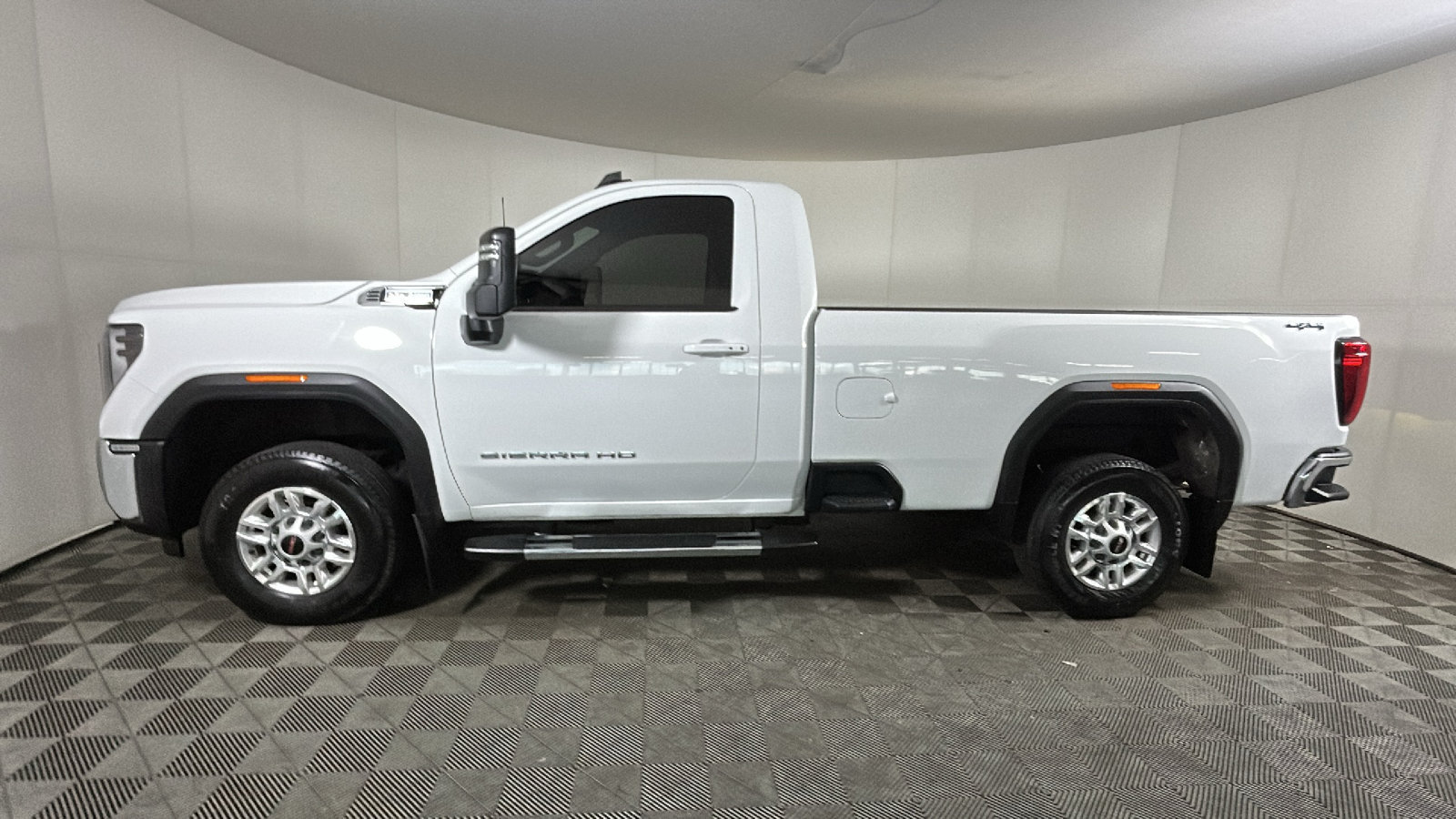 Used 2024 GMC Sierra 2500 SLE w/ SLE Convenience Package AWD/4WD image 7