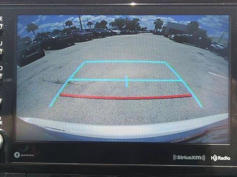 Used 2021 Toyota Highlander LE FWD image 13