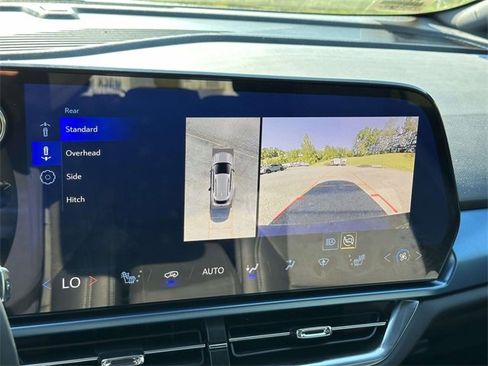 Used 2024 Chevrolet Equinox EV LT image 10