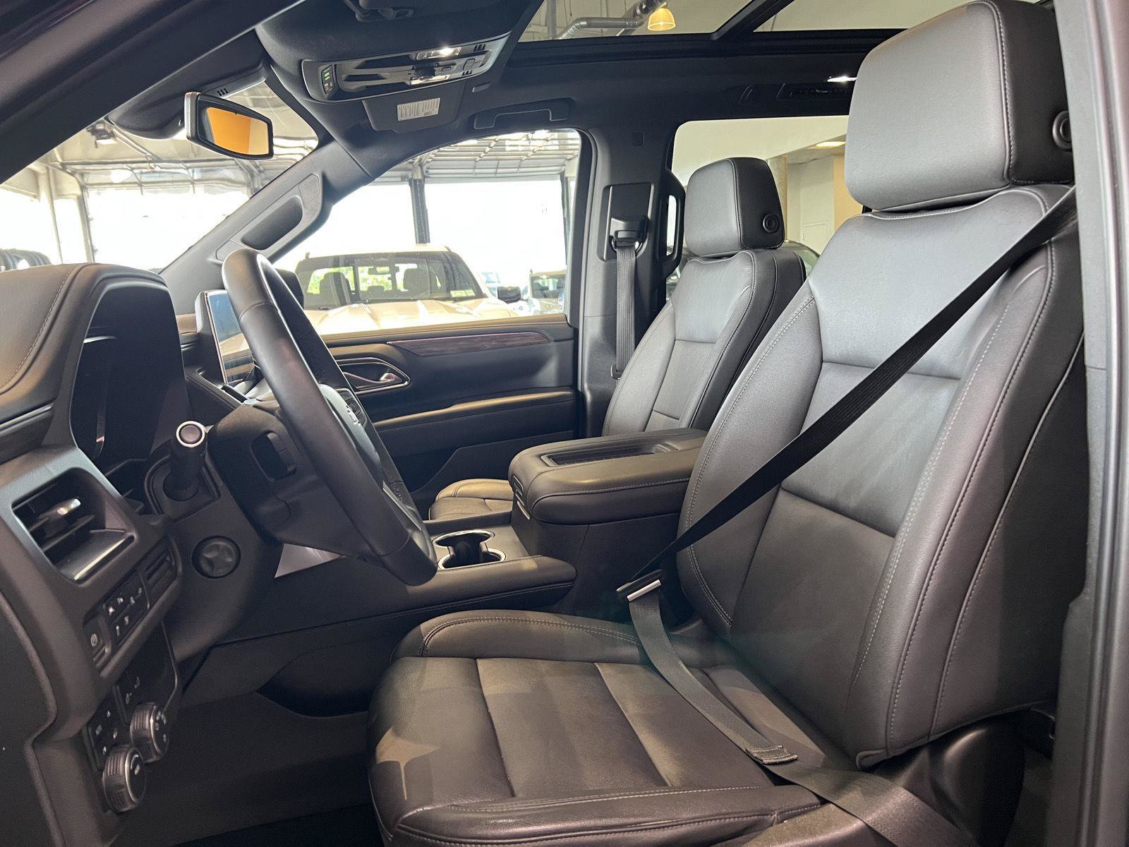 Used 2022 Chevrolet Tahoe LT w/ Luxury Package AWD/4WD image 35