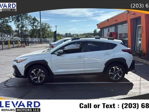 Used 2024 Subaru Crosstrek 2.0i Premium AWD/4WD image 4