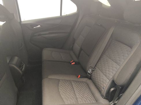 Used 2019 Chevrolet Equinox LT w/ Sun & Navigation Package AWD/4WD image 18