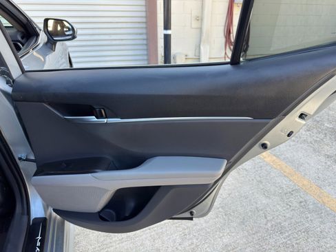 Used 2021 Toyota Camry SE FWD image 38