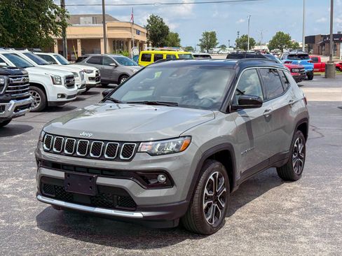Used 2023 Jeep Compass Limited AWD/4WD image 5