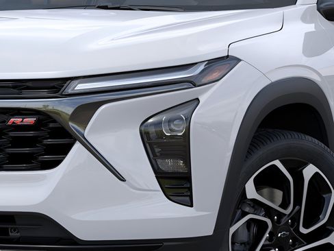 New 2026 Chevrolet Trax RS w/ Driver Confidence Package image 10