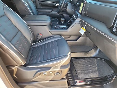 Used 2024 GMC Sierra 1500 AT4X image 13