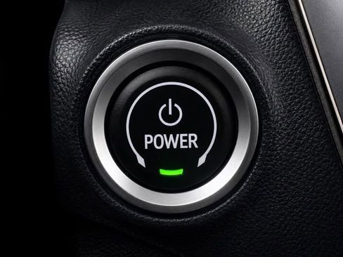 Used 2022 Chevrolet Bolt EUV Premier w/ Super Cruise Package FWD image 33