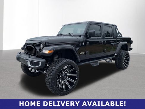 Used 2020 Jeep Gladiator Overland image 3