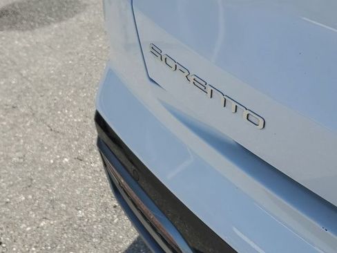Certified 2023 Kia Sorento SX FWD image 9