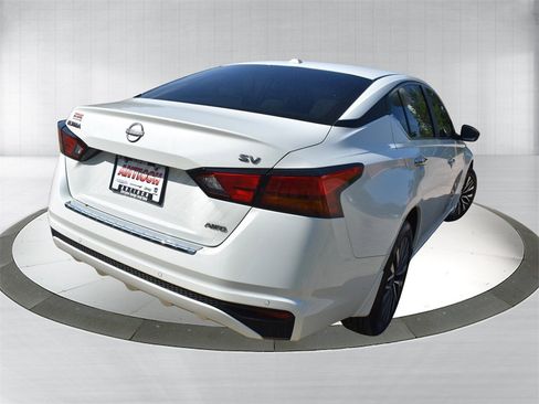 Used 2023 Nissan Altima 2.5 SV image 8