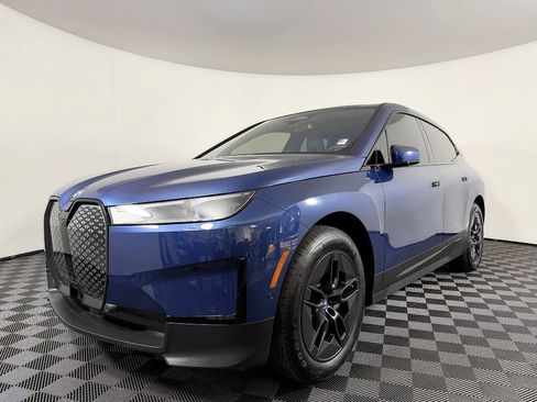 Used 2024 BMW iX xDrive50 w/ Convenience Package AWD/4WD image 2