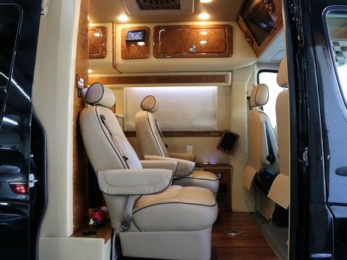 Used 2015 Mercedes-Benz Sprinter 3500 image 2