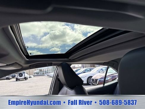 Used 2020 Toyota Camry XLE w/ Sunroof Package FWD image 21