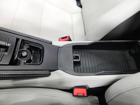 Used 2024 Porsche 718 Boxster RWD image 44