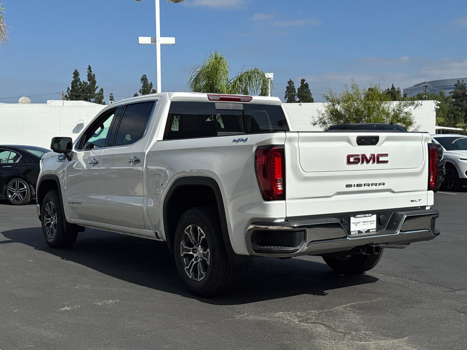 Used 2026 GMC Sierra 1500 SLT w/ SLT Convenience Package AWD/4WD image 13