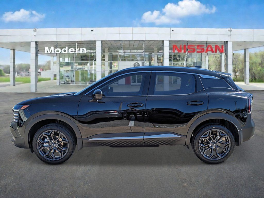 New 2027 Nissan Kicks SR FWD image 2