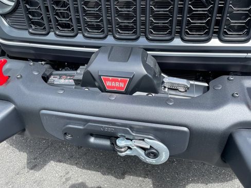 New 2026 Jeep Gladiator Sport AWD/4WD image 4