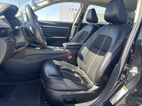 Used 2023 Nissan Altima 2.5 SR FWD image 13