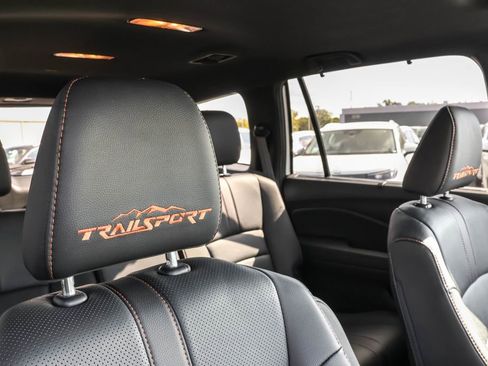 Used 2022 Honda Pilot TrailSport image 38