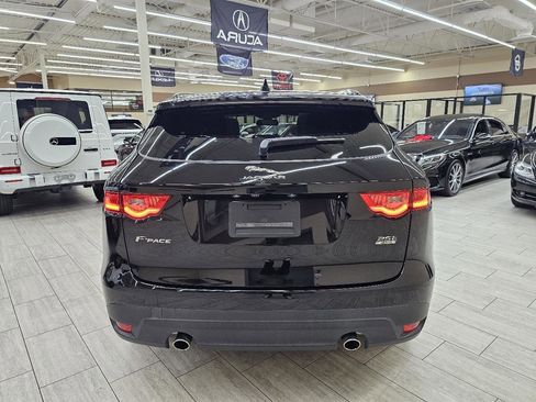 Used 2018 Jaguar F-PACE Premium image 7