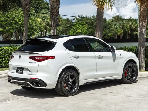 Used 2018 Alfa Romeo Stelvio Quadrifoglio w/ Driver Assist Dynamic Package AWD/4WD image 8