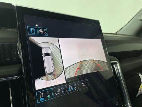 Used 2025 GMC Yukon XL Elevation image 14