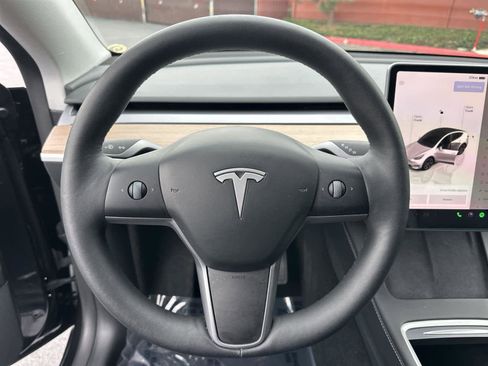 Used 2024 Tesla Model Y Long Range image 15