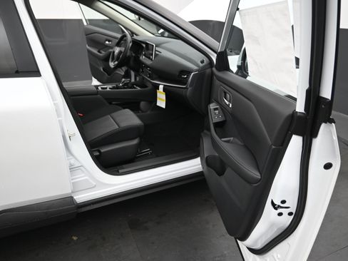 New 2026 Nissan Rogue SV image 19