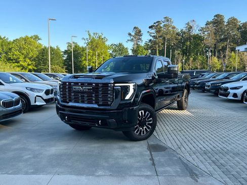 Used 2024 GMC Sierra 3500 Denali Ultimate AWD/4WD image 53