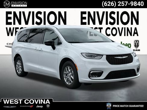 New 2026 Chrysler Pacifica Select image 1