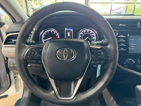 Used 2018 Toyota Camry LE FWD image 31