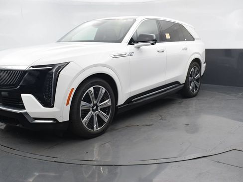 Used 2025 Cadillac Escalade IQ Luxury 2 w/ LPO, Premium Carpet Package AWD/4WD image 2