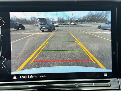 Used 2024 Volkswagen Atlas SE image 13