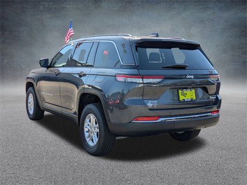 New 2025 Jeep Grand Cherokee Laredo w/ Luxury Tech Group I image 6