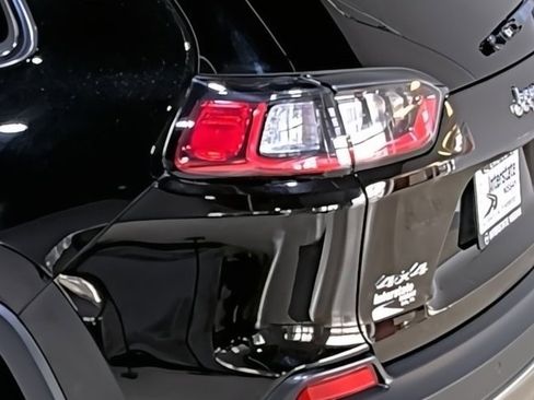 Used 2020 Jeep Cherokee Limited image 10