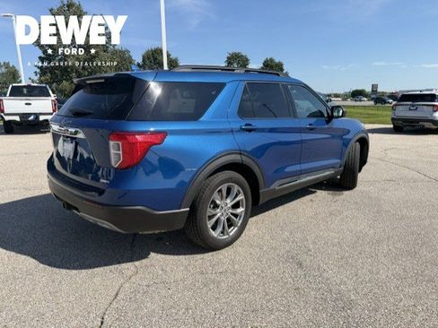 Used 2020 Ford Explorer XLT w/ Equipment Group 202A AWD/4WD image 8