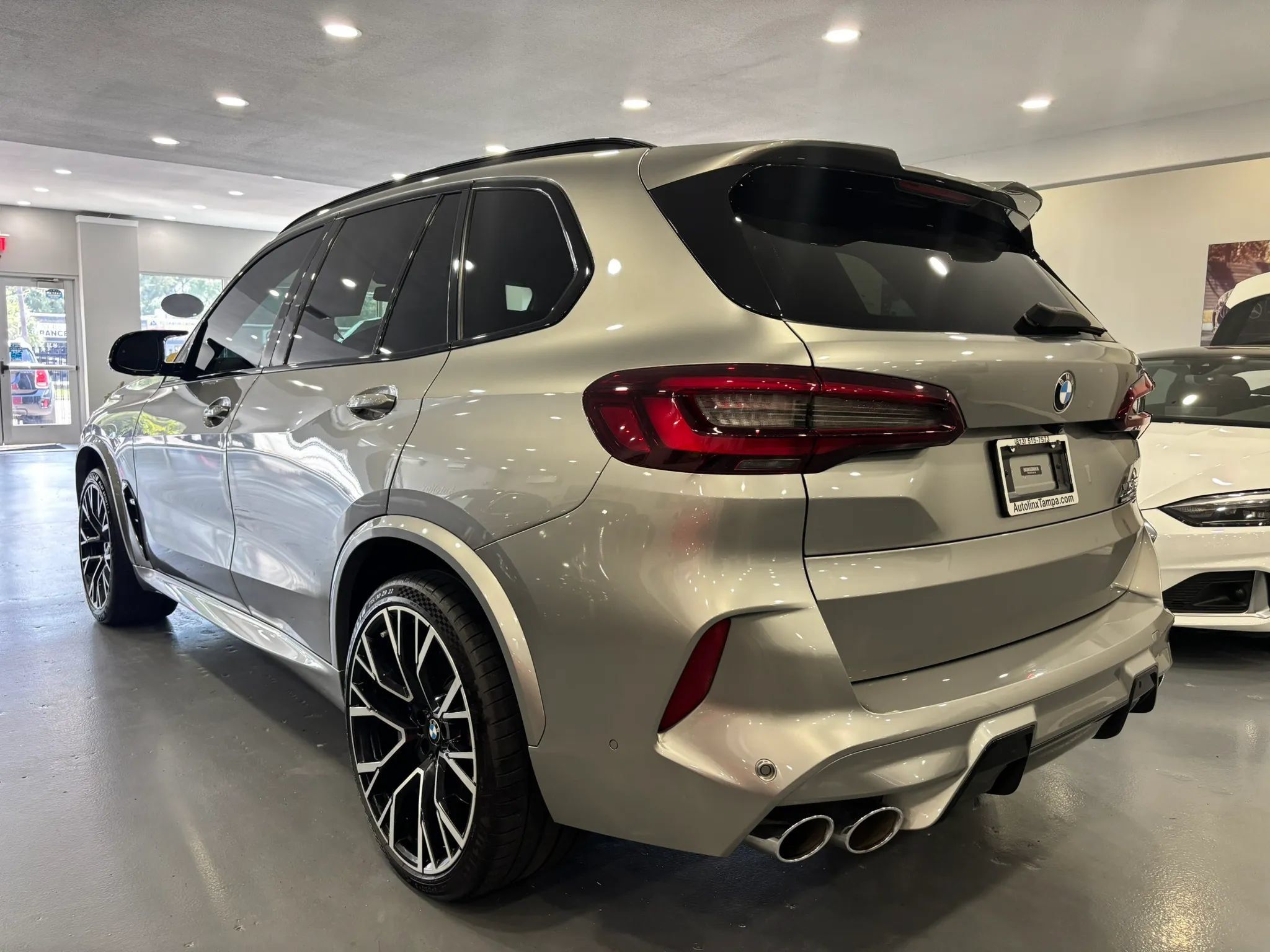 Used 2020 BMW X5 M w/ Executive Package AWD/4WD image 5