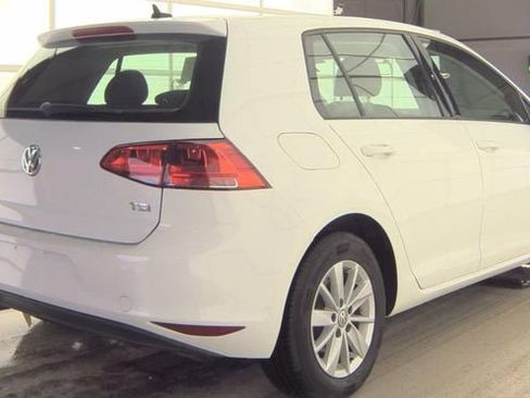 Used 2017 Volkswagen Golf SEL image 4