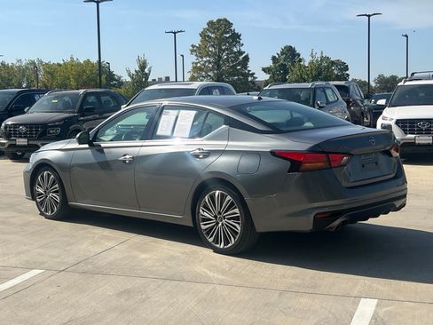 Used 2023 Nissan Altima 2.5 SL FWD image 10