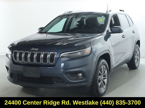 Used 2019 Jeep Cherokee Latitude Plus w/ Cold Weather Group AWD/4WD image 4