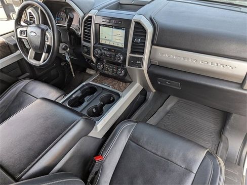 Used 2019 Ford F350 Lariat image 13