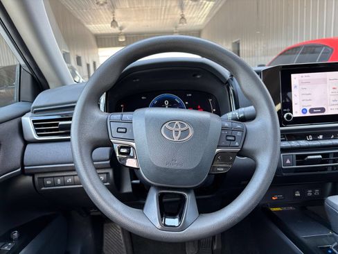 Used 2025 Toyota Camry LE FWD image 27