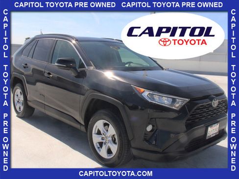 Used 2021 Toyota RAV4 XLE w/ Convenience Package FWD image 1