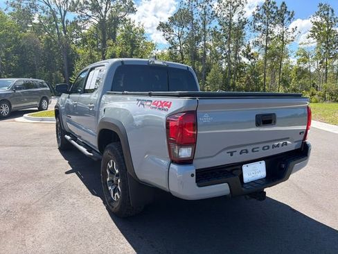 Used 2019 Toyota Tacoma TRD Off-Road AWD/4WD image 3