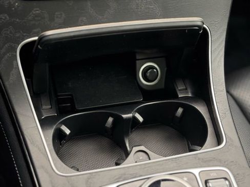 Used 2018 Mercedes-Benz GLC 300 4MATIC image 40