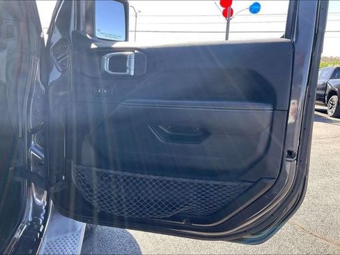 Used 2021 Jeep Wrangler Unlimited Sahara AWD/4WD image 19